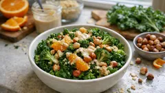 Η χειμερινή σαλάτα με λαχανίδα και κινόα που γίνεται εύκολα ένα πλήρες γεύμα