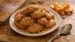 Παραδοσιακά μελομακάρονα που βγαίνουν μαλακά και σωστά σιροπιασμένα