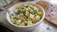 Πατατοσαλάτα με γιαούρτι αντί για μαγιονέζα: δροσερή, κρεμώδης και ελαφριά