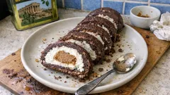 Γλυκό ψυγείου ρολό μπισκότο: σταθερό, αφράτο και χωρίς φούρνο σε λίγα βήματα