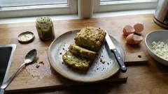 Αλμυρό κέικ με πέστο και φέτα: αφράτο και γεμάτο άρωμα βασιλικού