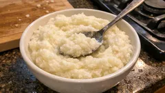 Σκορδαλιά με πατάτα: πώς να βγει λευκή, αφράτη και σωστά δεμένη