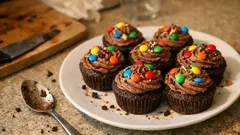 Η συνταγή για cupcakes σοκολάτας που βγαίνει αφράτη και πλούσια κάθε φορά