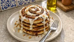 Pancakes σαν cinnamon roll: το κόλπο για καθαρή σπείρα κανέλας στο τηγάνι