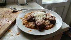 Γιουβέτσι με μοσχάρι στον φούρνο – σπυρωτό κριθαράκι και μελωμένη σάλτσα