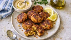 Ρεβιθοκεφτέδες φούρνου: τραγανοί απ’ έξω, αφράτοι μέσα και νηστίσιμοι