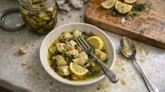 Αγκινάρες τουρσί σε λάδι: λεμονάτες, τρυφερές και κρατούν μήνες στο βάζο