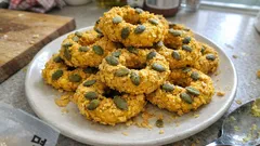 Τραγανά κριτσίνια καλαμποκιού με πορτοκάλι – το απλό κόλπο για σταθερή τραγανότητα