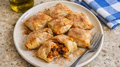 Σαραφιόλια Μάνης: τραγανό τηγανητό φύλλο με γέμιση κολοκύθας και κανέλα