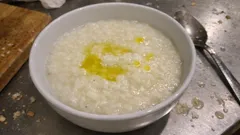 Λαπάς βελούδινος σε 20′: η αναλογία ρυζιού–νερού που τον κάνει να χυλώνει