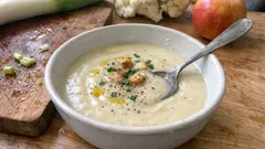 Βελουτέ σούπα κουνουπιδιού: το μικρό βήμα που την κάνει πιο κρεμώδη