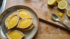 Μπισκότα «βαρκούλες» με κρέμα λεμονιού – τραγανά έξω, βελούδινα μέσα