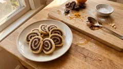 Μπισκότα γεμιστά με σύκο και πορτοκάλι: τρυφερά, βουτυρένια και κόβονται τέλεια