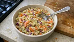 Vegan coleslaw χωρίς μαγιονέζα: δροσερή, τραγανή και πολύ εύκολη