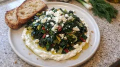 Σέσκουλα τσιγαριαστά με φέτα και άνηθο – ζεστή σαλάτα που γίνεται και κυρίως